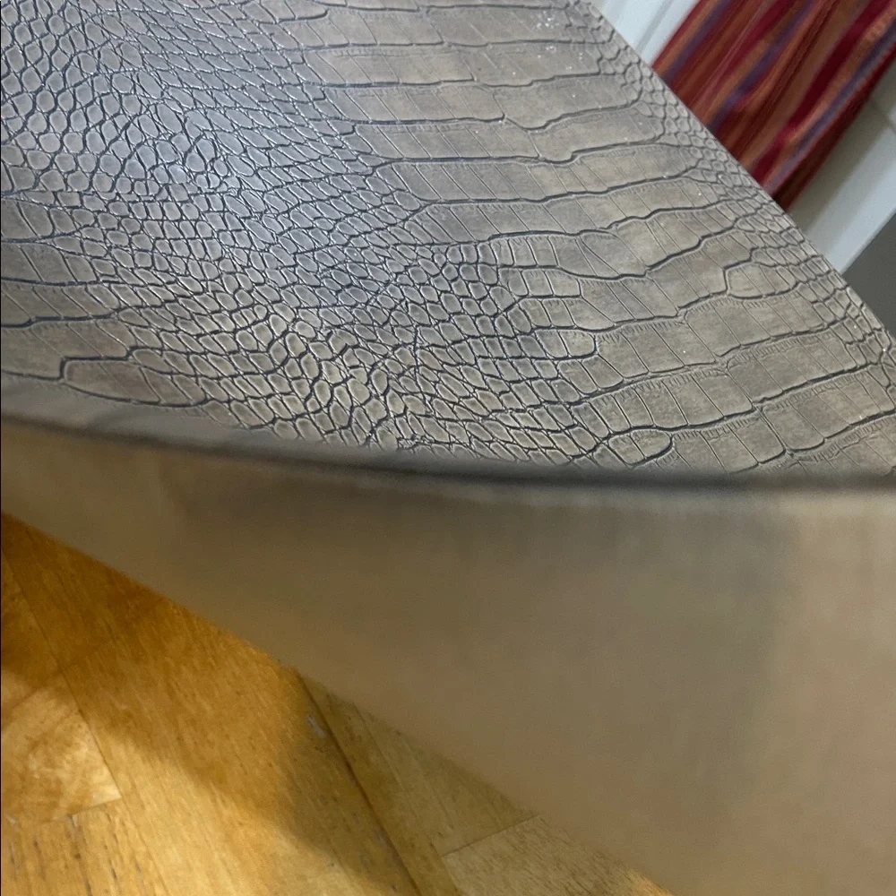 Elegant Brown Crocodile Pattern Foam Mat